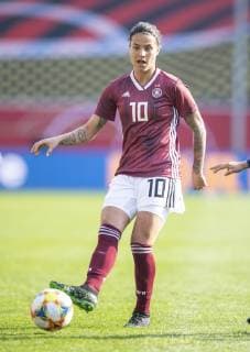 Dzsenifer MAROZSAN (GER) Aktion. Fussball Nationalmannschaft Frauen Freundschaftsspiel, Deutschland (GER) - Japan (JPN) 2:2, am 09.04.2019 in Paderborn Deutschland. Â