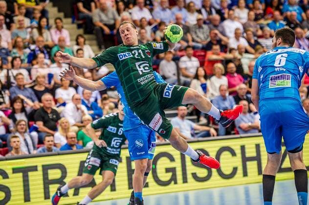 TVB 1898 Stuttgart - Fuechse Berlin Zachrisson, Mattias (Fuechse Berlin 21) beim Spiel in der Handball Bundesliga, TVB 1898 Stuttgart - Fuechse Berlin. Stuttgart. 25.04.19 Handball 28. Spieltag , Baden Wuerttemberg Deutschland