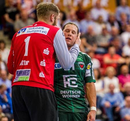 TVB 1898 Stuttgart - Fuechse Berlin Bitter, Johannes (TVB 1898 Stuttgart 1) Zachrisson, Mattias (Fuechse Berlin 21) beim Spiel in der Handball Bundesliga, TVB 1898 Stuttgart - Fuechse Berlin. Stuttgart. 25.04.19 Handball 28. Spieltag , Baden Wuerttemberg Deutschland