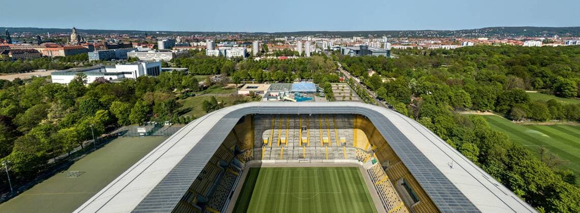 Fußball, Stadiongeschichte SG Dynamo Dresden Luftbildaufnahme vom Rudolf-Harbig-Stadion. 25.04.2019, Dresden, Fussball, GER, 2. Bundesliga, 2. BL, Saison 2018 2019, Rudolf-Harbig-Stadion, SG Dynamo Dresden