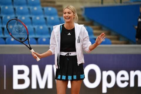 Model LENA GERCKE auf dem Tennisplatz. Pressetermin-Promidoppel Lena Gercke Alexander Zverev. Tennis BMW Open 2019 am 26.04.2019 in Muenchen.