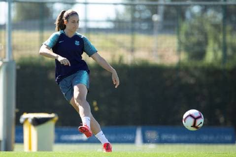 Women s FC Barcelona Barca team s Alexia Putellas trains at club s complex in Sant Joan Despi, Barcelona, northeastern Spain, 26 April 2019. The team prepares its upcoming UEFA Women s Champions League semi-final second leg game against Bayern Munich on 28 April. Women s FC Barcelona team training session !ACHTUNG: NUR REDAKTIONELLE NUTZUNG!  Copyright: xEnricxFontcubertax GRAFCAT7936 20190426-636918871075984143