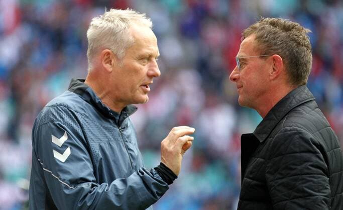 Sport Bilder des Tages GER, 1. FBL, RasenBallsport Leipzig vs SC Freiburg 27.04.2019 , Leipzig, Red Bull Arena, GER, 1.FBL, Saison 2018 2019, 31. Spieltag, RasenBallsport Leipzig vs SC Freiburg im Bild Trainer Ralf Rangnick (re. Leipzig) und Trainer Christian Streich (Freiburg) im Gespräch DFL regulations prohibit any use of photographs as image sequences and or quasi-video