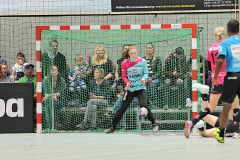 Madita Kohorst (TusSies Metzingen 15) im Tor TusSies Metzingen, Handball, HBF Ligaspiel , 27.04.2019, Foto:TBaur Eibner TusSies Metzingen vs.HSG Bensheim Auerbach Metzingen Copyright: xEIBNER TobiasxBaurx EP_TBR
