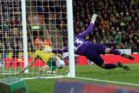 Norwich City v Blackburn Rovers Sky Bet Championship Teemu Pukki of Norwich is denied by a goal line save from Jayson Leutwiler of Blackburn Rovers during the Sky Bet Championship match at Carrow Road, Norwich Content Not Available For UK Newspapers Copyright: xPaulxChestertonx FIL-13169-0141