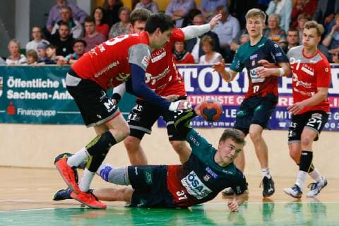 27.04.2019, xtgx, Handball 3. Liga Nord, SC Magdeburg YoungsterS - HSV Hannover emspor, v.l. Max Neuhaus (Magdeburg) am Ball Magdeburg