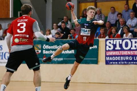 27.04.2019, xtgx, Handball 3. Liga Nord, SC Magdeburg YoungsterS - HSV Hannover emspor, v.l. Luka Baumgart (Magdeburg) am Ball wirft Tor, Torschütze, erzielt Tor, Treffer, scores the goal Magdeburg