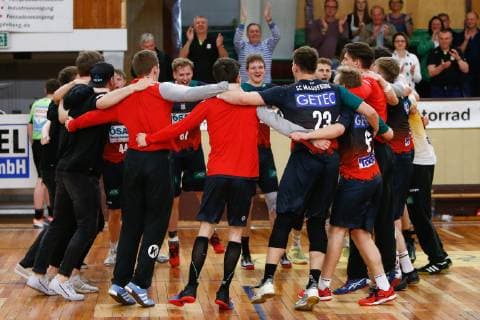 27.04.2019, xtgx, Handball 3. Liga Nord, SC Magdeburg YoungsterS - HSV Hannover emspor, v.l. Magdeburg Jubel über den Sieg, Jubel nach Spielende Magdeburg
