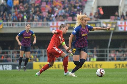 Melanie Leupolz (FC Bayern Muenchen, Melli Leupolz) gegen Hamraoui, Kheira FC Barcelona Barca Barcelona, Spanien, 28.04.2019, Fussball, Frauenfussball, FC Barcelona - FC Bayern München