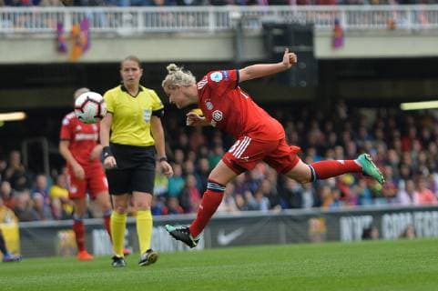 Kopfball von Dominika Skorvankova (FC Bayern Muenchen) Barcelona, Spanien, 28.04.2019, Fussball, Frauenfussball, FC Barcelona Barca - FC Bayern München