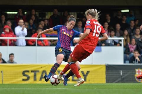 Caldentey Maria Francesca FC Barcelona Barca gegen Carina Wenninger (FC Bayern Muenchen) Barcelona, Spanien, 28.04.2019, Fussball, Frauenfussball, FC Barcelona - FC Bayern München