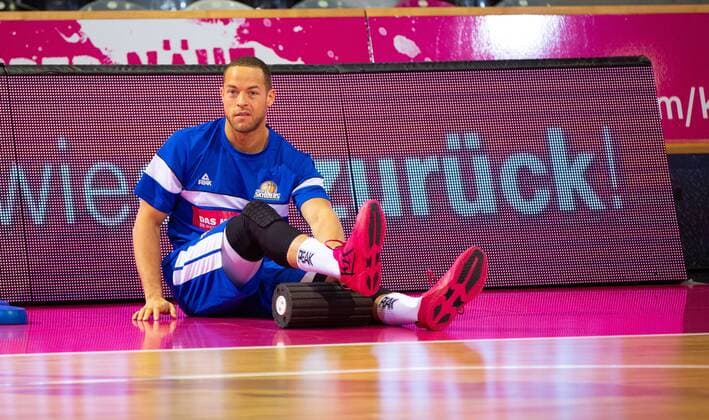 Bonn, Deutschland, 28.04.2019, Basketball Bundesliga, BBL, Telekom Baskets Bonn vs. Fraport Skyliners: Andrej Mangold (Frankfurt) waermt sich auf.
