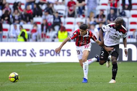 Youcef Atal (OGC Nice) - Jordan Ikoko (EA Guingamp) FOOTBALL : OGC Nice vs EA Guingamp - Ligue 1 conforama - Nice - 28 04 2019 NorbertScanella Panoramic 