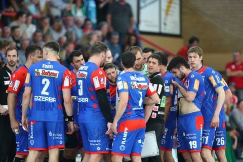 Trainer Jens Buerkle (Huettenberg) gibt Anweisungen in der Auszeit TV Huettenberg vs HBW Balingen-Weilstetten, Handball, 2. Bundesliga, 28.04.2019 TV Huettenberg vs HBW Balingen-Weilstetten, Handball, 2. Bundesliga, 28.04.2019 Huettenberg Copyright: xEIBNER RenexWeissx EP_RWS