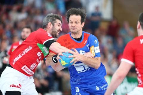 Matthias Flohr (Balingen) im Zweikampf mit Christian Rompf (Huettenberg) TV Huettenberg vs HBW Balingen-Weilstetten, Handball, 2. Bundesliga, 28.04.2019 TV Huettenberg vs HBW Balingen-Weilstetten, Handball, 2. Bundesliga, 28.04.2019 Huettenberg Copyright: xEIBNER RenexWeissx EP_RWS
