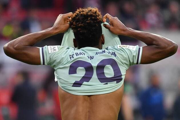 Sport Themen der Woche KW17 Sport Bilder des Tages Kingsley COMAN (Bayern Muenchen) Enttaeuschung,Frust,enttaeuscht, frustriert,niedergeschlagen nach Spielende, Aktion,Einzelbild,angeschnittenes Einzelmotiv,Halbfigur,halbe Figur Fussball 1. Bundesliga, 31.Spieltag,Spieltag31, 1.FC Nuernberg (N) -FC Bayern Muenchen (M), 1-1, am 28.04.2019 in Nuernberg Deutschland. MAX MORLOCK STADION. DFL REGULATIONS PROHIBIT ANY USE OF PHOTOGRAPHS AS IMAGE SEQUENCES AND OR QUASI-VIDEO. *** Kingsley COMAN Bayern Munich disappointment frustration disappointed frustrated dejected after playing action single picture cut single motif half figure football 1 Bundesliga 31 matchday matchday31 1 FC Nuernberg N FC Bayern Muenchen M 1 1 on 28 04 2019 in Nuernberg Germany MAX MORLOCK STADION DFL REGULATIONS PROHIBIT ANY USE OF PHOTOGRAPHS AS IMAGE SEQUENCES AND OR QUASI VIDEO
