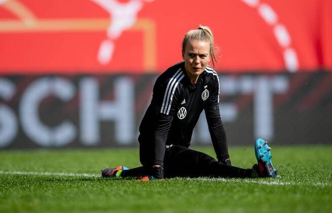 9. April 2019: Paderborn, Benteler Arena: Fussball Laenderspiel Frauen: Deutschland - Japan: Deutschlands Merle Frohms.