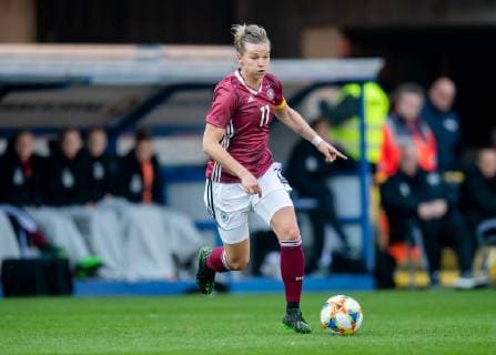 9. April 2019: Paderborn, Benteler Arena: Fussball Laenderspiel Frauen: Deutschland - Japan: Deutschlands Alexandra Popp am Ball. *** 9 April 2019 Paderborn Benteler Arena soccer international women Germany Japan Germany Alexandra Popp on the ball