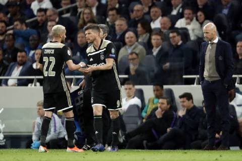 (l-r) Hakim Ziyech of Ajax, Klaas Jan Huntelaar of Ajax, Ajax coach Erik ten Hag during the UEFA Champions League semi final match between Tottenham Hotspur FC and Ajax Amsterdam at the Tottenham Hotspur stadium on April 30, 2019 in London, United Kingdom UEFA Champions League 2018 2019 xVIxVIxImagesx xMauricexvanxSteenxIVx 14336143