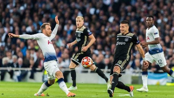 Champions League 2018-2019 Tottenham Hotspur v Ajax 30-04-2019: Voetbal: Tottenham Hotspur v Ajax: Londen Champions League Seizoen 2018-2019 l+r Christian Eriksen (Tottenham Hotspurs) and Dusan Tadic of Ajax