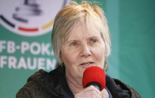 01.05.2019, xcex, GER, Koeln, RheinEnergie Stadion, Frauenfussball, DFB Pokal Saison 2018 2019 DFB Pokalfinale 2019 VfL Wolfsburg gegen SC Freiburg Tina Theune im Interview, ehemalige deutsche Fussballspielerin und Fussballtrainerin DFL regulations prohibit any use of photographs as image sequences and or quasi-video *** 01 05 2019 xcex GER Cologne RheinEnergie Stadium Womens Football DFB Cup Season 2018 2019 DFB Cup Final 2019 VfL Wolfsburg vs. SC Freiburg Tina Theune interview former German football player and football coach DFL regulations prohibit any use of photographs as image sequences and or quasi video