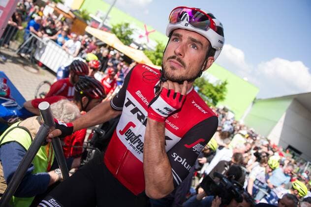 John Degenkolb (GER Trek-Segafredo) auf dem Weg zur Fahrer- und Teamvorstelkung in Eschborn - Querformat - quer - horizontal - Event Veranstaltung: 58. Eschborn Frankfurt -Eschborn nach to Frankfurt am Main 187.5 km - Ort Location: Frankfurt am Main - Region: Hessen - Land Country: Deutschland Germany - Datum Date: 01.05.2019 Cycling Radsport 58. Eschborn Frankfurt 01.05.2019