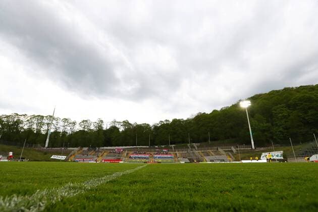 Fußball, Stadiongeschichte Wuppertaler SV Mittwoch 24.04.2019, Saison 2018 19, 25. Spieltag der Regionalliga West im Stadion Am Zoo Wuppertal, Wuppertaler SV - BVB 09 Borussia Dortmund II, Blick auf die Gegentribüne bei eingeschaltetem Flutlicht