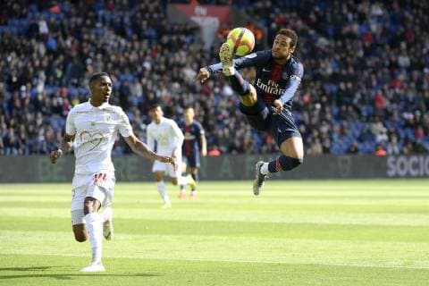 Fußball, Paris Saint Germain - OGC Nizza 10 NEYMAR JR (PSG) - 29 CHRISTOPHE HERELLE (NICE) FOOTBALL : Paris SG vs Nice - Ligue 1 Conforama - 04 05 2019 FEP Panoramic 