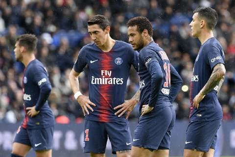 Fußball, Paris Saint Germain - OGC Nizza 10 NEYMAR JR (PSG) - 11 ANGEL DI MARIA (PSG) - COUP FRANC FOOTBALL : Paris SG vs Nice - Ligue 1 Conforama - 04 05 2019 FEP Panoramic 
