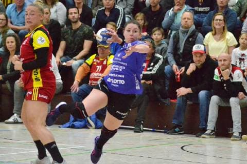 Sina Ritter (27 Bad Wildungen) beim Torwurf Bensheim Flames vs HSG Bad Wildungen 35:30 Handball-Bundesliga Frauen Bensheim Copyright: xEIBNER Bienefeldx EP_MBD