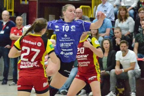 Maxi Muehlner (10 HSG Bad Wildungen) beim Torwurf Bensheim Flames vs HSG Bad Wildungen 35:30 Handball-Bundesliga Frauen Bensheim Copyright: xEIBNER Bienefeldx EP_MBD