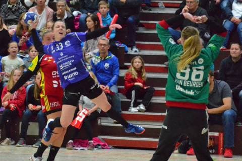 Anna-Maria Spielvogel (33 HSG Bad Wildungen) beim Sprungwurf Bensheim Flames vs HSG Bad Wildungen 35:30 Handball-Bundesliga Frauen Bensheim Copyright: xEIBNER Bienefeldx EP_MBD