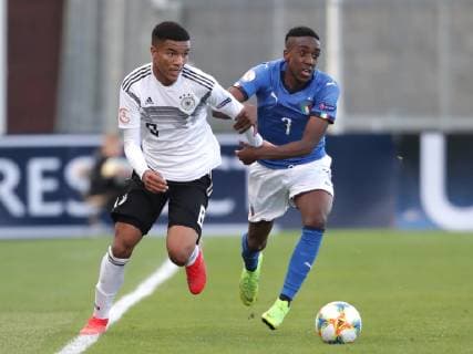 Germany v Italy UEFA EURO EM Europameisterschaft Fussball U17 U 17 Championship Malik Tillman of Germany and Franco Tongya of Italy during the UEFA Euro U17 Championship match at Tallaght Stadium, Tallaght Content Not Available For UK Newspapers Copyright: xYannisxHalasx FIL-13210-0015