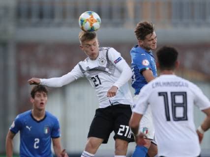 Germany v Italy UEFA EURO EM Europameisterschaft Fussball U17 U 17 Championship Luca Netz of Germany and Sebastiano Esposito of Italy during the UEFA Euro U17 Championship match at Tallaght Stadium, Tallaght Content Not Available For UK Newspapers Copyright: xYannisxHalasx FIL-13210-0048