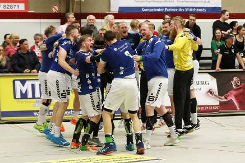 TuS Ferndorf - EHV Aue, 04.05.2019 Riesen Jubel bei der Mannschaft des EHV Aue, nach dem 29:28 Sieg über den TuS Ferndorf, Kreuztal Stählerwiese Deutschland