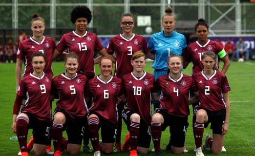 05.05.2019 Albena(Bulgaria) England-Germany UEFA U17 U 17 Under 17 European Championship EM Europameisterschaft women s football Germany U17 team from L-R above:Nicole Woldmann, Victoria Ezebiniyuo,Julia Pollak,Pauline Carlotta Nelles, Gia Corley Down:Sofie Weidauer,Emilie Bernhardt, Lisanne Gräwe,Natasha Kowalski,Madeleine Steck, Jule Brand : 