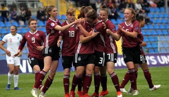 05.05.2019 Albena(Bulgaria) England-Germany UEFA U17 U 17 Under 17 European Championship EM Europameisterschaft women s football Sofie Weidauer,Jule Brand,Natasha Kowalski,Julia Pollak ,Nicole Woldmann,Lisanne Gräwe Germany celebration : 