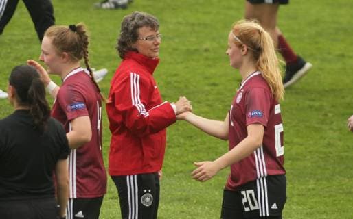 05.05.2019 Albena(Bulgaria) England-Germany UEFA U17 U 17 Under 17 European Championship EM Europameisterschaft women s football Livinia Seifert(R),Ulrike Ballweg(c) Germany coach after victory : 