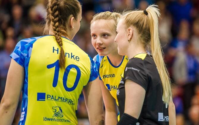 Allianz MTV Stuttgart - SSC Palmberg Schwerin Jennifer Geerties (SSC Palmberg Schwerin 6) Denise Hanke (SSC Palmberg Schwerin 10) Anna Pogany (SSC Palmberg Schwerin 4) beim Spiel Allianz MTV Stuttgart - SSC Palmberg Schwerin. Stuttgart. 05.05.19 Volleyball , Stuttgart Baden Wuerttemberg Deutschland