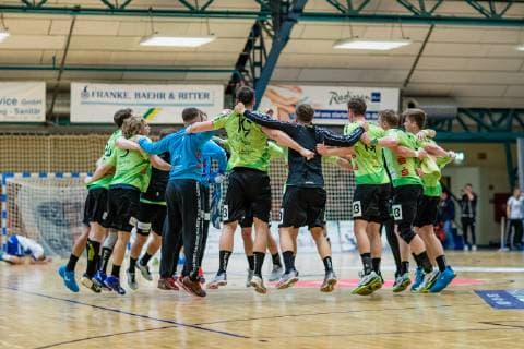 Jubel bei TV Emsdetten waehrend der Begegnung in der Handball 2. Bundesliga (Herren) - Saison 2018-2019 zwischen Dessau-Rosslauer HV 06 und TV Emsdetten in der Anhalt Arena am 5. May 2019 in Dessau-Rosslau, Sachsen Anhalt, Deutschland