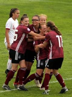 05.05.2019 Albena(Bulgaria) England-Germany UEFA U17 U 17 Under 17 European Championship EM Europameisterschaft women s football Gentiana Fetaj,Julia Pollak,Lisanne Gräwe Germany : 