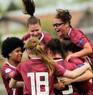 05.05.2019 Albena(Bulgaria) England-Germany UEFA U17 U 17 Under 17 European Championship EM Europameisterschaft women s football Victoria Ezebinyuo,Emilie Bernhardt,Julia Pollak Germany : 