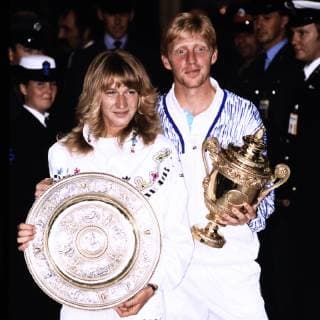 GRAF Stefanie Steffi GER mit Wimbledon Schale und Wimbledonsieger BECKER Boris mit Pokal Tennis All England Lawn Tennis 1989 in Wimbledon am 09.Juli 1989 in Wimbledon