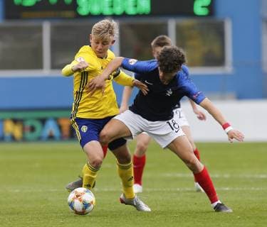 6th May 2019, Tallaght Stadium, Dublin, Ireland; UEFA Under 17 European Football Championships, France versus Sweden; Dennis Collander (c) of Sweden U17 U 17 and Adil Aouchiche of France U17 challenge for the ball  ActionPlus12131927 PeterxFitzpatrick