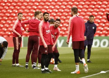 6th May 2019, Liverpool, England; UEFA Champions League football, FC Barcelona Barca press conference PK Pressekonferenz and training session ahead of their semi final 2nd leg fixture against Liverpool; Luis Suarez and Lionel Messi of Barcelona with their team mates on the Anfield pitch this evening  ActionPlus12131971 AlanxMartin