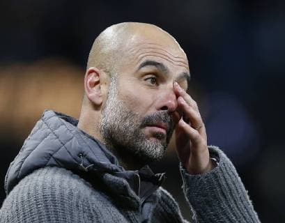 Sport Bilder des Tages Josep Guardiola manager of Manchester City appears to get emotional on the walk around during the Premier League match at the Etihad Stadium, Manchester. Picture date: 6th May 2019. Picture credit should read: Andrew Yates Sportimage EDITORIAL USE ONLY. No use with unauthorised audio, video, data, fixture lists, club league logos or live services. Online in-match use limited to 120 images, no video emulation. No use in betting, games or single club league player publications. SPI-0071-0076