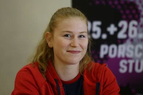 Stuttgart , Handball OLYMP Final4 Pressenkonferenz , Meike Schmelzer ( Thüringer HC )