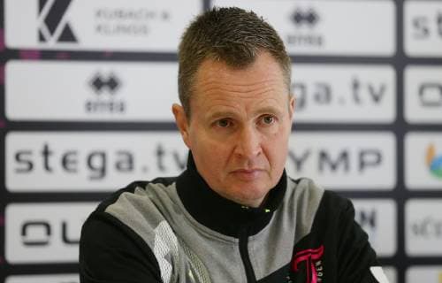 Stuttgart , Handball OLYMP Final4 Pressenkonferenz , Andre Fuhr ( Trainer Metzingen )