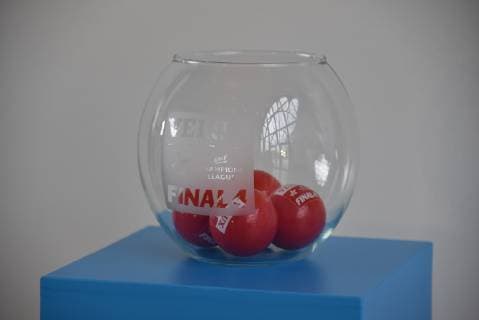 Schale mit Kugeln am 07.05.2019 in Köln bei der Ziehung der Halbfinalgegner des VELUX EHF Champions League FINAL4 2019, dem Saisonhöhepunkt des europäischen Spitzenhandballs, das am 01. und 02. Juni 2019 in Kökn stattfindet.