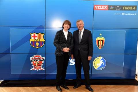 Sport Bilder des Tages Obrbürgermeisterin der Stadt Köln Henriette Reker und EHF Präsident Michael Wiederer posieren am 07.05.2019 in Köln bei der Ziehung der Halbfinalgegner des VELUX EHF Champions League FINAL4 2019, dem Saisonhöhepunkt des europäischen Spitzenhandballs, das am 01. und 02. Juni 2019 in Kökn stattfindet.